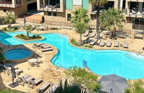 Horseshoe Bay House | Waterfront Condo on Lake LBJ with Pool & Views
