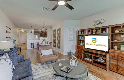 Horseshoe Bay House | Waterfront Condo on Lake LBJ with Pool & Views