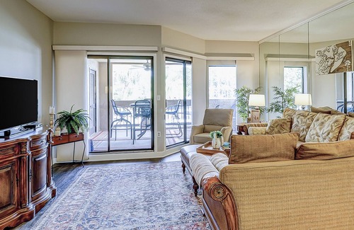Shelter Cove Condo | Waterfront condo with scenic balcony - pool, central AC, private washer/dryer