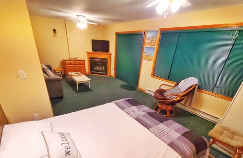 South Bruce Peninsula Cottage | Waterfront Cottage for rent (Near Sauble Beach)