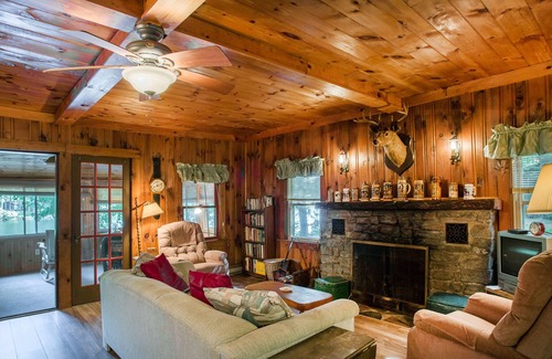 Lake Luzerne-Hadley Cottage | Waterfront Cottage (Hudson River) Southeast Adirondacks