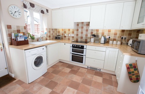 Rowhedge Cottage | Waterfront Cottage in the lovely village of Rowhedge, near Mersea Island