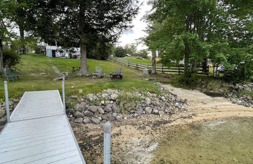 Raymond Cabin | WATERFRONT COTTAGE ON SEBAGO LAKE