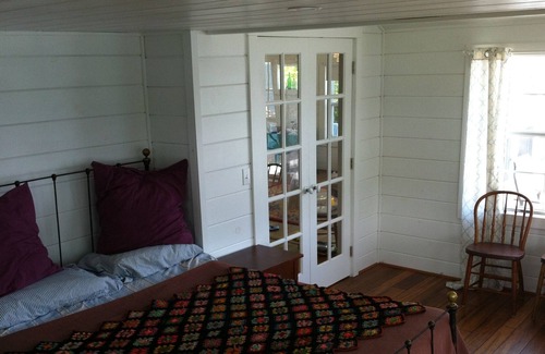 Georgetown Cottage | Waterfront Cottage with Dock