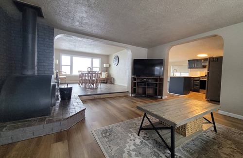 Green Bay House | Waterfront Cottage, with sand beach, near Lambeau and Door County!