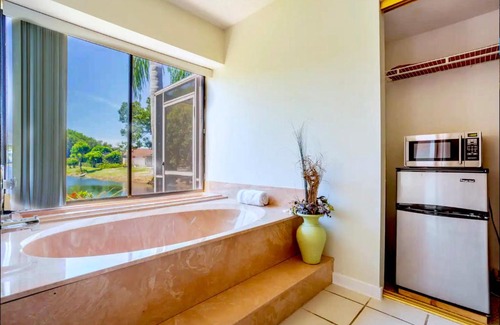 Palma Sola Bed & Breakfast | Waterfront Dream