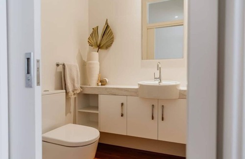 Eagle Bay House | Waterfront Eagle Bay
