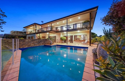 Redland Bay House | Waterfront Entire Luxury House with Bay View and Pool