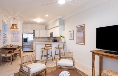 Islamorada Villa | Waterfront Escape: Bayfront Accommodation w/Kitchen, Onsite Pool, Free Parking