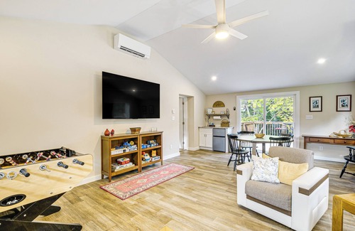 Cub Run House | Waterfront Escape in Cub Run w/Deck & Hot Tub!