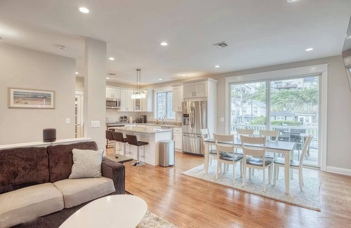 Highlands House | Waterfront Escape! NYC Ferry, Beach, Modern New Construction 3 bedroom 3 bath