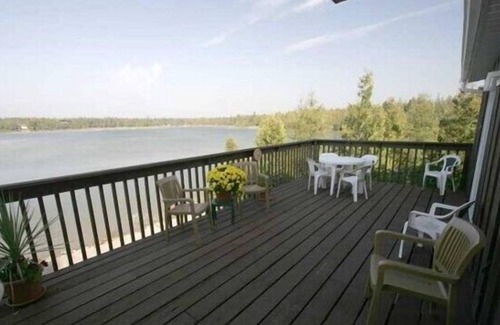 Northern Bruce Peninsula Cottage | Waterfront Executive Cottage - Bruce Peninsula