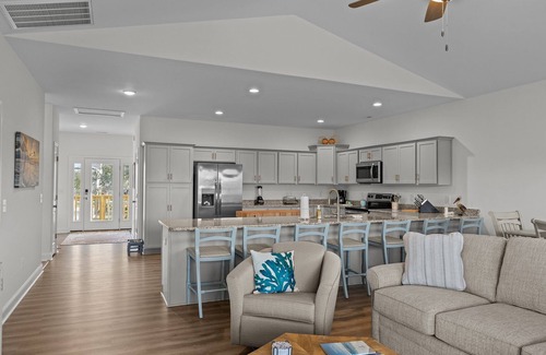 Cedar Point House | WATERFRONT: Fins to the Left! 3BR/2BA w/private boat lift.