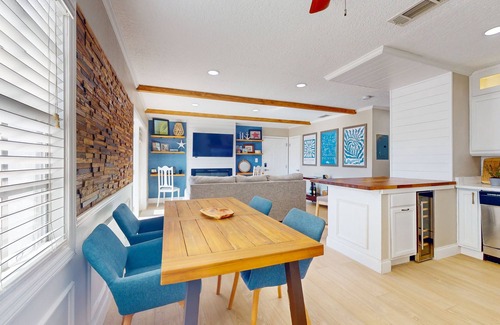 St. Petersburg Condo | Waterfront Ground Floor Condo with Private Patio