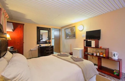 Carolina House | Waterfront Guest House