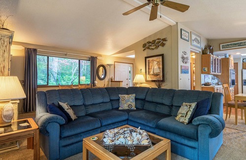 Lopez Island House | Waterfront home with beach access & great location for exploring north Island