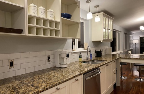 Bonney Lake House | Waterfront House on Lake Tapps - Direct Lake Access