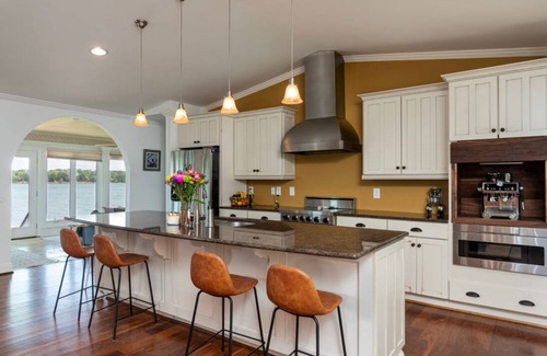 Rock Hill House | Waterfront lake cabin with 900+ft of shoreline