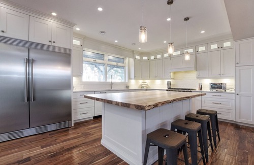 Dunnville Cottage | Waterfront Lake Erie near Niagara Wine Region