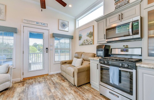 Sherrills Ford Cottage | Waterfront Lake Norman Cabin w/Screened Porch!