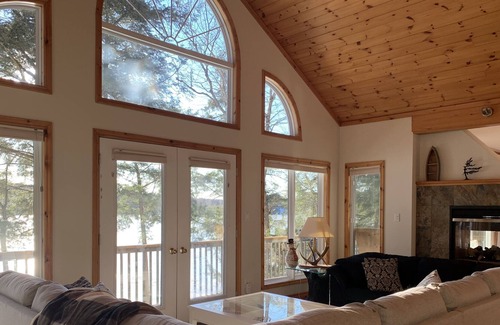 Cecebe House | Waterfront lakehouse on pristine Horn Lake