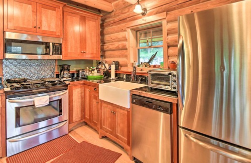 Troy Villa | Waterfront Log Home w/95 Acres on Yaak River