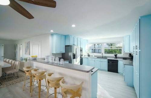 St. Lucie Village House | Waterfront Luxe Pool 6BR Home - N