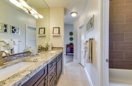West Lake Estates House | Waterfront Luxury Gilbert Retreat w/Pool & Spa!