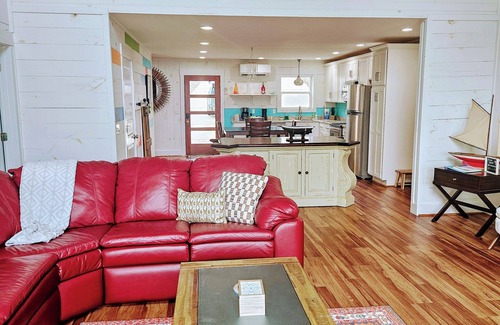 Cadiz House | Waterfront on Lake Barkley, private dock