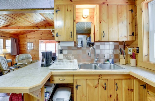 Pequot Lakes Cabin | Waterfront Pequot Lakes Cabin: Fire Pit + Views!