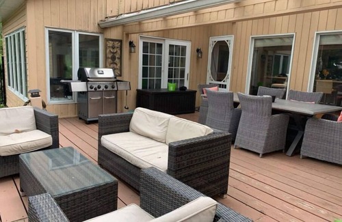 South Glengarry House | Waterfront Property - Private Pool