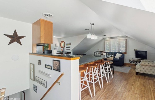 Magnolia Apartment | Waterfront Retreat with Private Dock and Beach