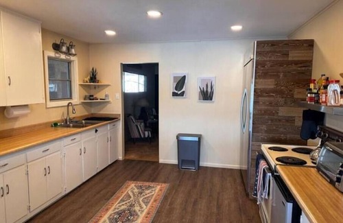 Yuma House | Waterfront River Retreat