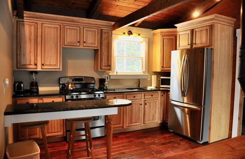 Meredith House | Waterfront Spacious 7-bedroom house with AC, WiFi in pleasant Meredith