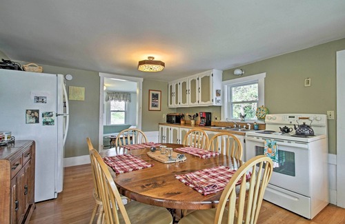 Boothbay Cottage | Waterfront Tidal Cove Cottage-Kayak & Views!