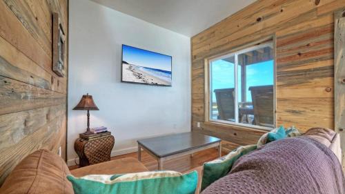 Flour Bluff House | Waterfront w Bay Views Shared Pool Boat Dock Marlin Madness by AvantStay