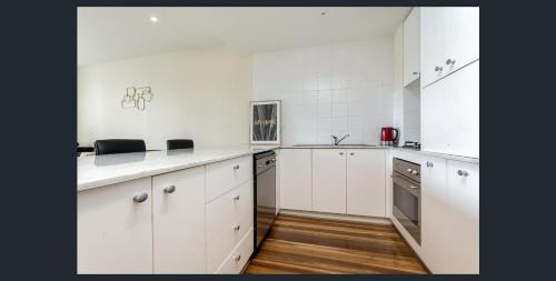 Geelong Apartment | Waterfront (Yarra St) by Gold Star Stays