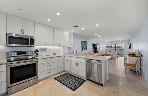 Boca Grande Condo | Waterfrontl living at BG North 50, in Boca Grande with stunning Gulf views.