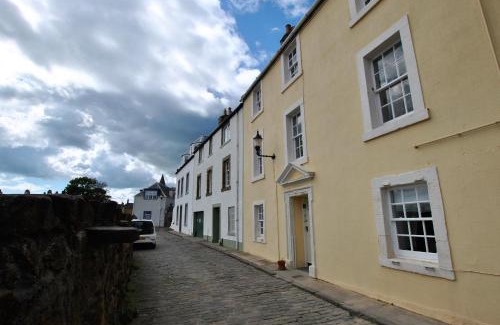 Anstruther Apartment | Watersedge Apartment- cosy home by the sea