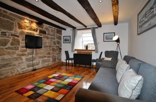 Anstruther Apartment | Watersedge Apartment- cosy home by the sea