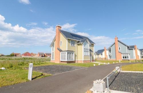 Beadnell House | Waterside