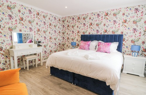 Lochmaben Cottage | Waterside Lodge