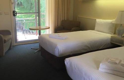 West Gosford Hotel | Waterview Gosford Motor Inn