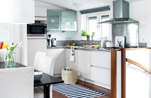 Loosdrecht Boat Rental | WaterVilla in Almere with Yacht Berth