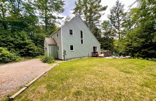 Campton House | Waterville Estates! Private and peaceful yard, Sleeps 8, 3Br/2Ba, Fire Pit, Deck