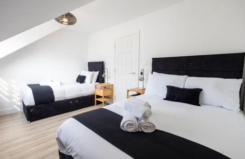 Watford Apartment | Watford Quality 3-bedroom Flat