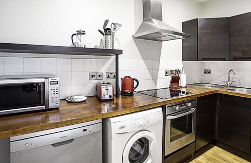 Bread Street Apartment | Watling Street Residence 6