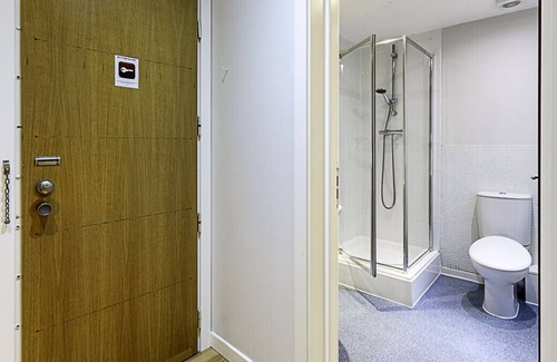 Bread Street Apartment | Watling Street Residence 6