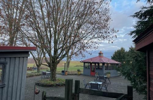McClellandtown Bed & Breakfast | Watson Estate BnB & Deer Creek Winery
