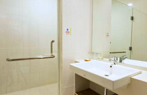 Senggigi Apartment | Wave Sea 1 BR Superior Room ZN30